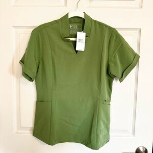 Women’s FIGS Zamora Jogger Scrub Pants and Inala Slim Scrub Top